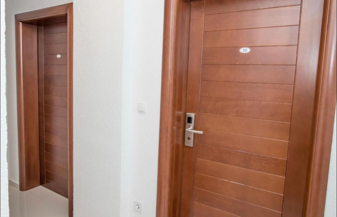 Apartmani Nela Sutomore Esterno foto