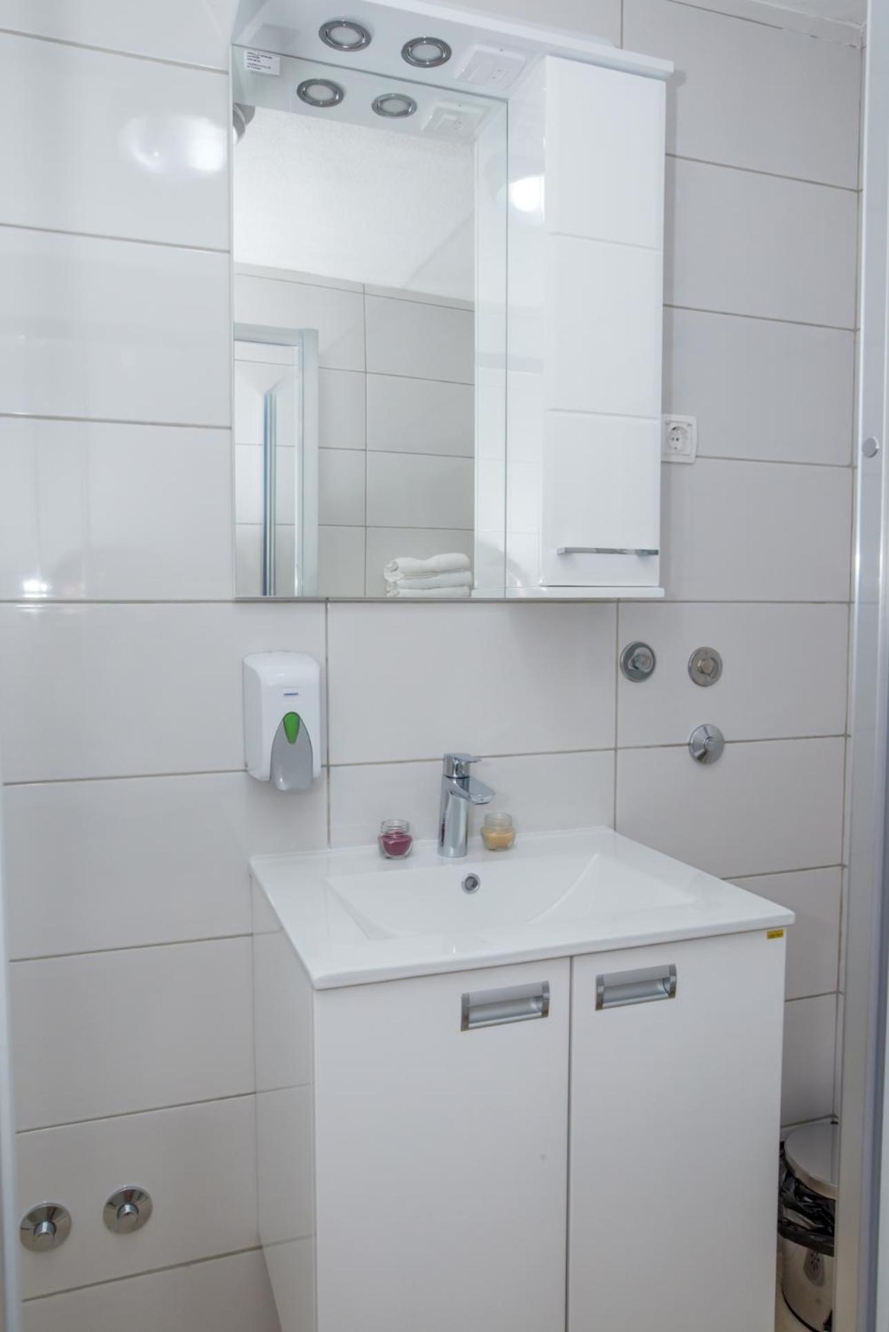 Apartmani Nela Sutomore Esterno foto